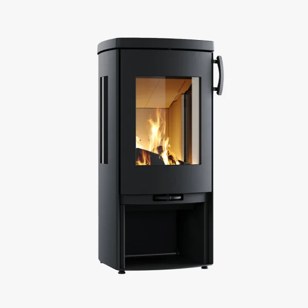 Heta Icon-Line Eclipse Sidoglas är en modern svart fristående braskamin med en stor glasfront och handtag på höger sida, vilket ger en tydlig vy över elden inuti.