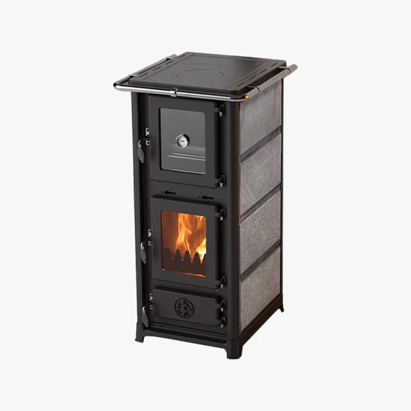 MBS Olympia Plus Täljsten är en svart fristående braskamin med en synlig låga bakom en glaslucka, en metallugn ovanför och sidopaneler med stenstruktur.