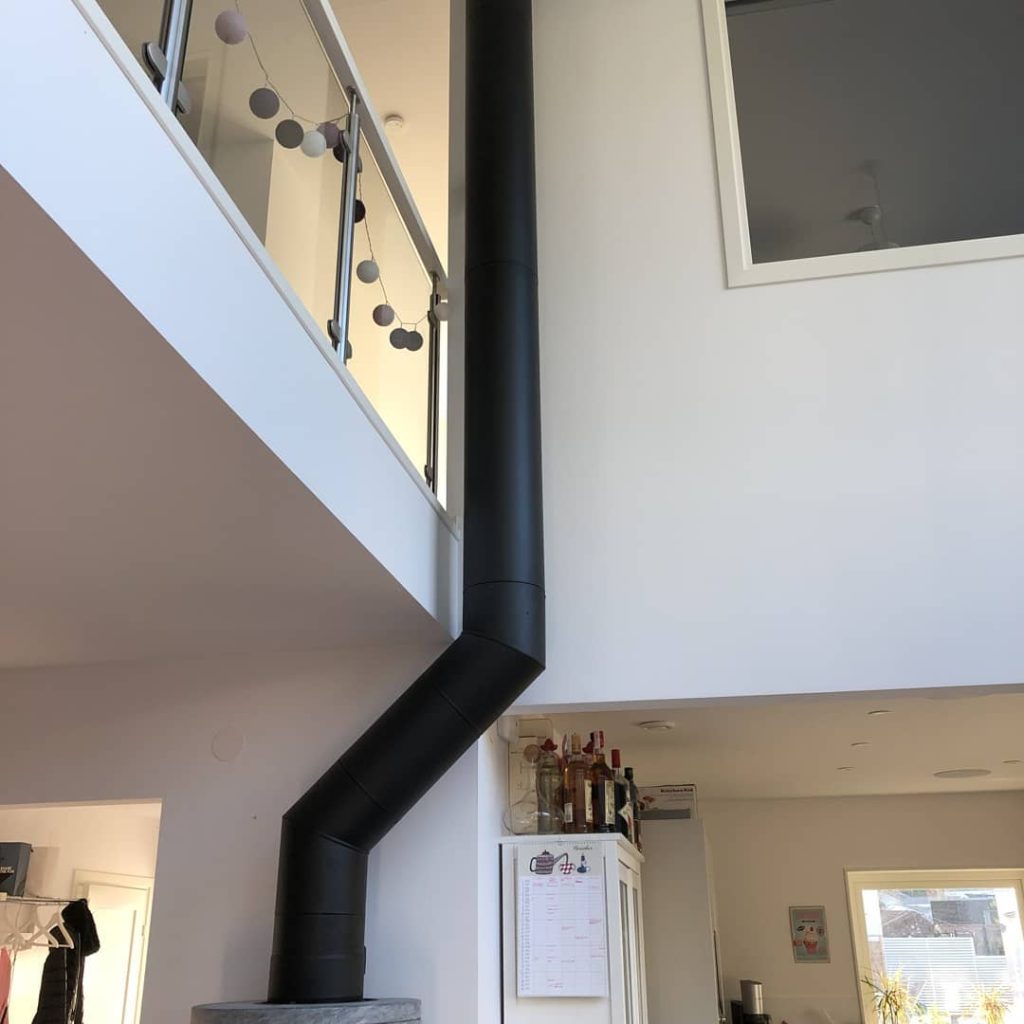 En vinklad premodul skorsten.